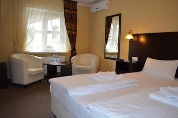 Фото Отель Transit Hotel г. Дьяковцы 5