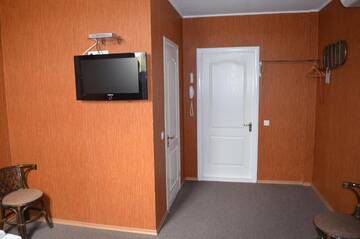 Фото номера Стандартный двухместный номер с 2 отдельными кроватями Отель Transit Hotel г. Дьяковцы 6